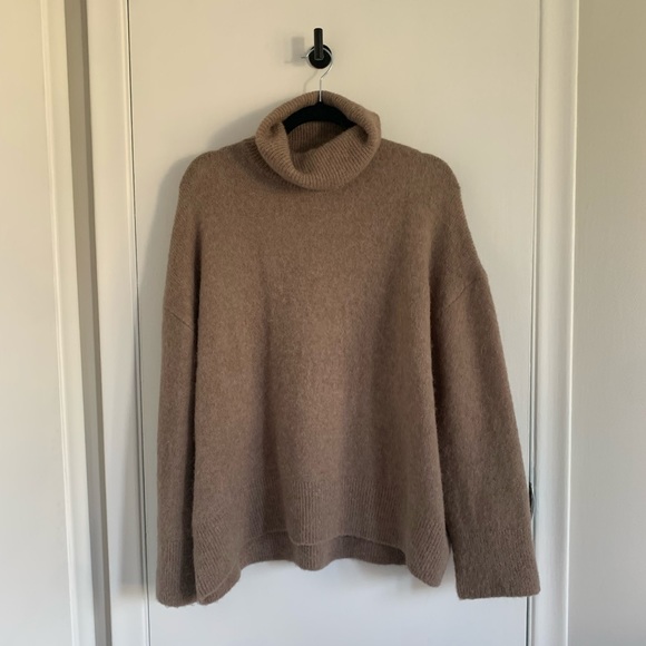 H&M Sweaters - Wool and Alpaca Blend Sweater (oversized)
